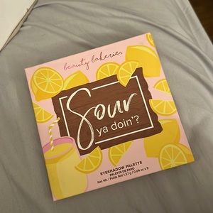 Beauty Bakerie eyeshadow palette